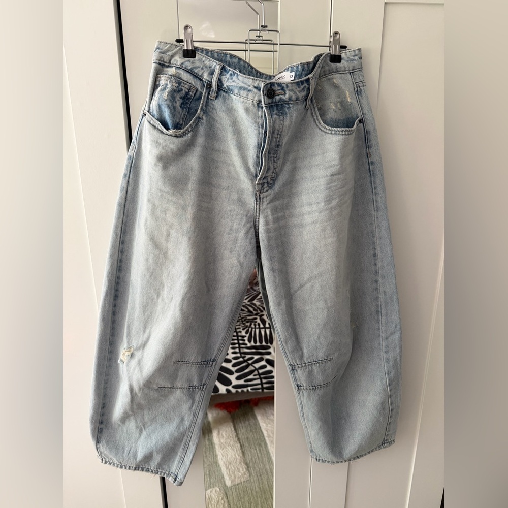 Carly Jean Los Angeles Cropped Barrel Faded Denim Jeans